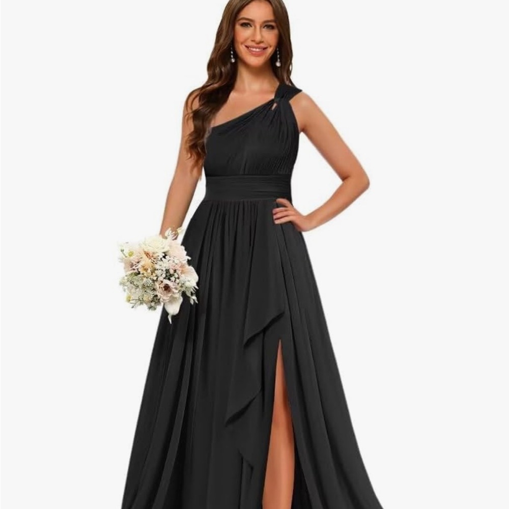 Elegant Black One-Shoulder Bridesmaid Dress